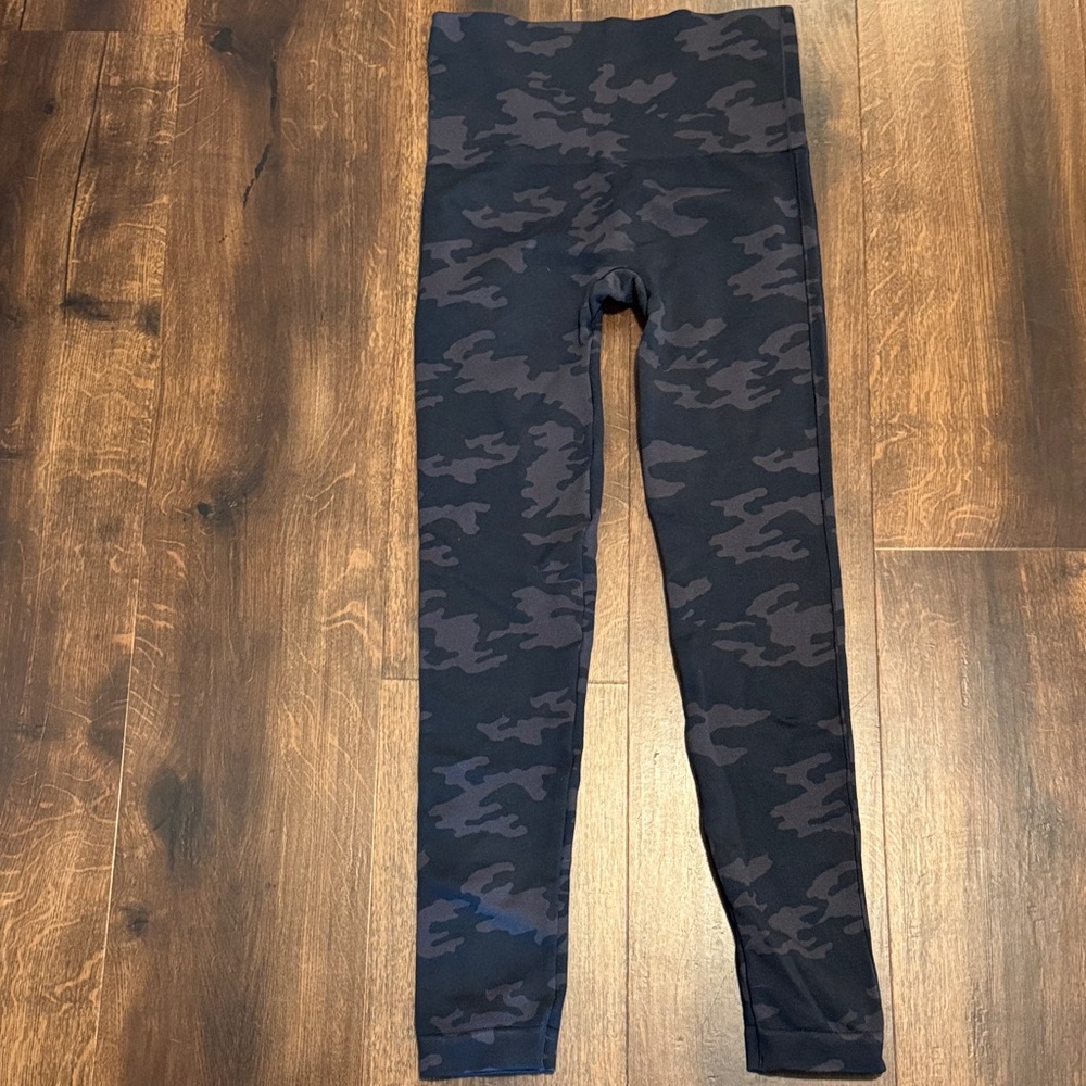 SPANX Women's Camouflage High Waist Leggings - Picture 3 of 4